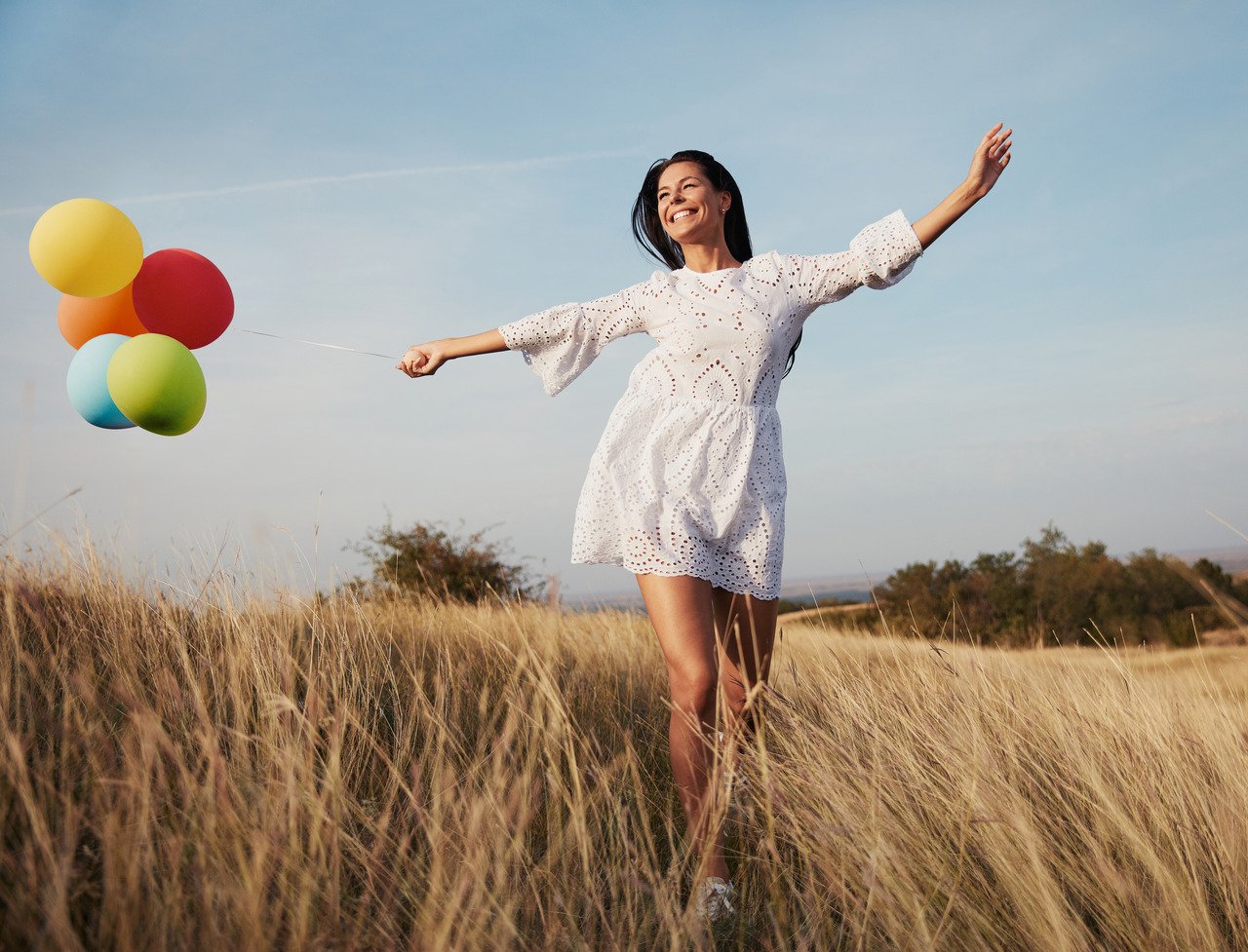 woman-balloon-girl-outdoor-fun-happy-lifestyle-run